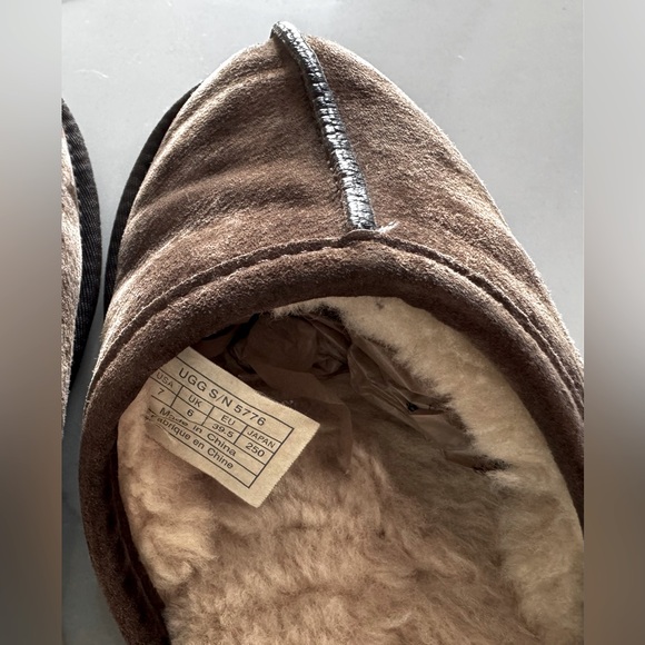 UGG W9 Scuff Slipper Espresso - Picture 6 of 8